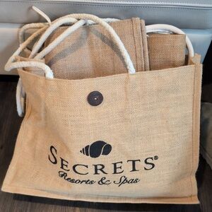Secrets Resorts & Spa Tote Bags set of 3